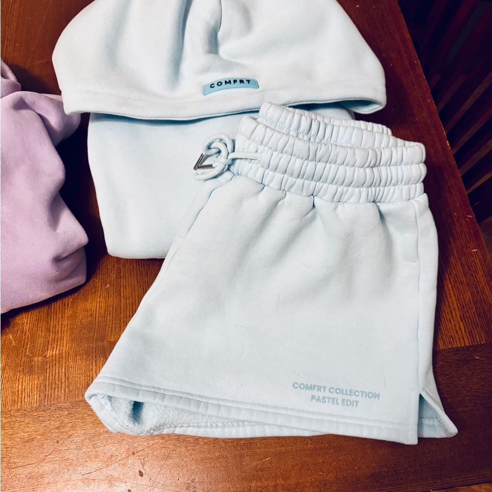 Comfrt Women's Pastel Blue Hoodie and Shorts